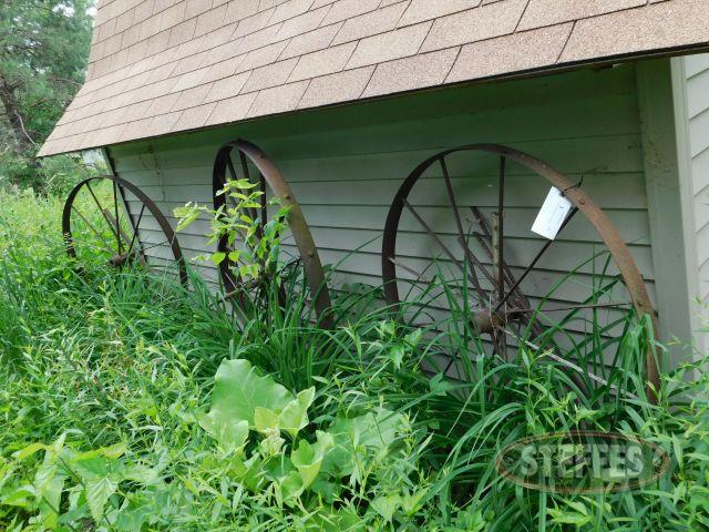 (5) Steel Wheels & Tomato Plant Cages